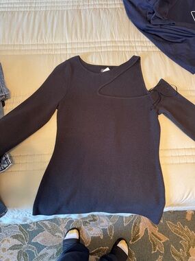 BOLD elements Black Long Sleeve Cutout Knit Top